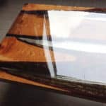 Cera dura al aceite de Osmo para acabados brillantes en tus mesas y piezas de resina.